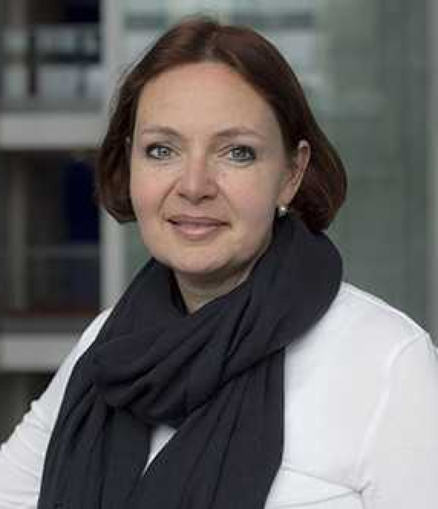 Yates, Julia